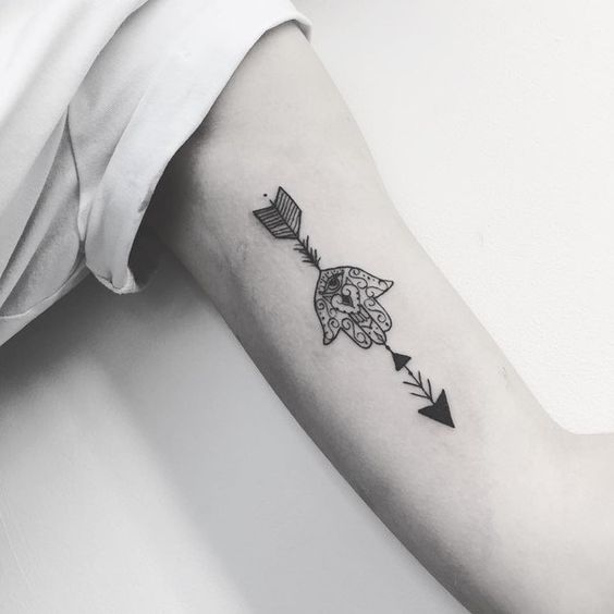 tatuaje mujer proteccion